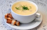 Суп сырный с брокколи и сухариками 
